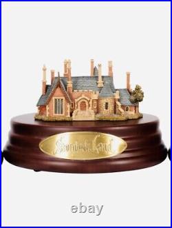 Disney Storybook Land Cottages 50th anniversary miniature houses LE 1000 Disney Storybook Land Cottages 50th anniversary miniature houses LE 1000