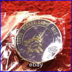 Disneyland 10Th Anniversary Pin Badge Novelty JPN Limited Anniversary Collection