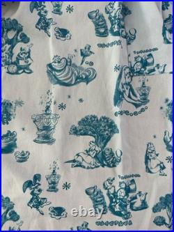 Disneyland Club 33 75th Anniversary Alice In Wonderland Apron NIB with Gift Bag