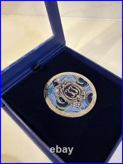Disneyland Club 33 Le salon Nouveau 10th Anniversary Pin LE 600