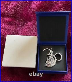 Disneyland Paris 30th Anniversary Limited Edition Brooch Brand New Boxed