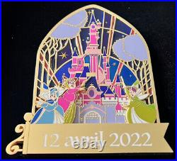Disneyland Paris Jumbo Limited Edition 700 Pin 30th Anniversary Castle
