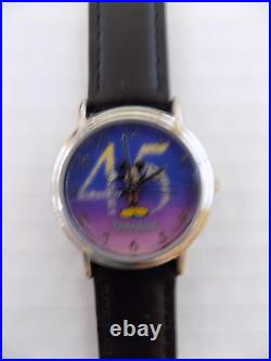 Disneyland Watch 45th Anniversary 2000 Mickey Mouse NOS MIP