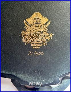 Disneyland anniversary Pirates Of The Caribbean Wall Plaque. LE #21/500! MINT