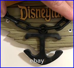 Disneyland anniversary Pirates Of The Caribbean Wall Plaque. LE #21/500! MINT